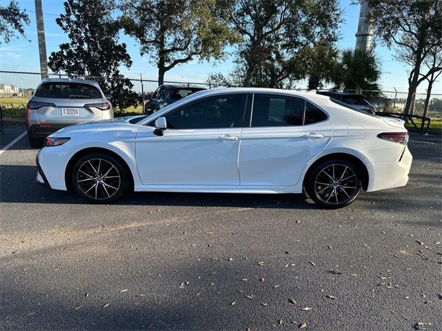 2021 Toyota Camry SE