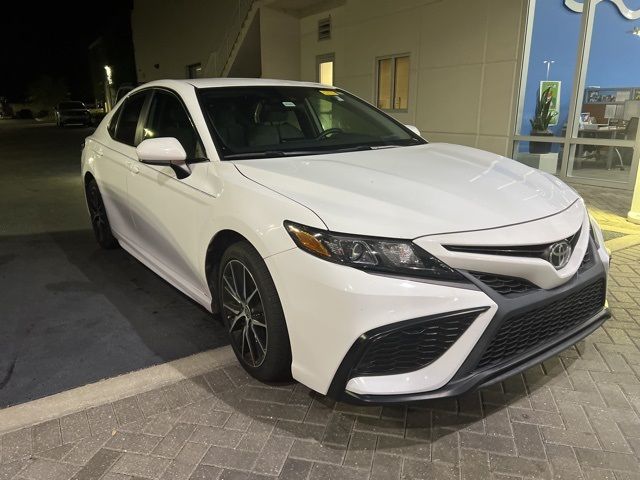 2021 Toyota Camry SE