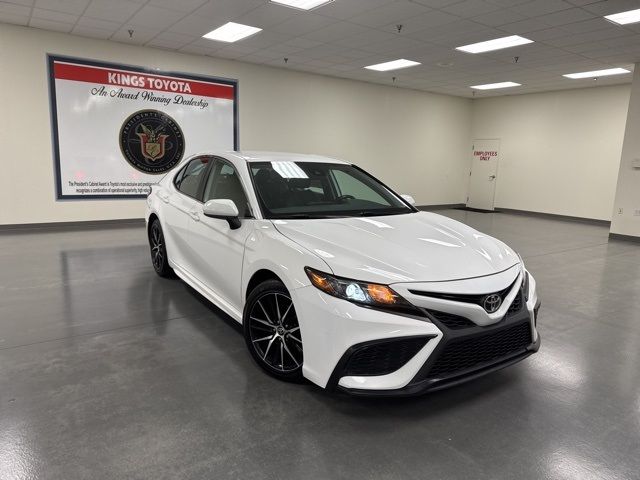 2021 Toyota Camry SE