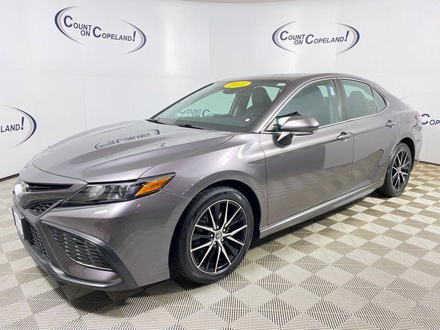 2021 Toyota Camry SE