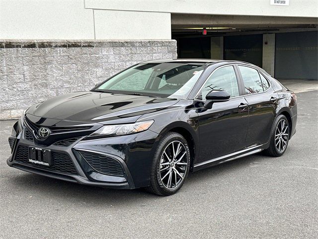 2021 Toyota Camry SE