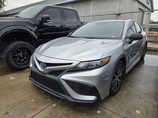 2021 Toyota Camry Hybrid SE