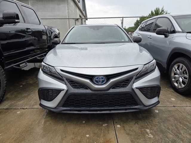 2021 Toyota Camry Hybrid SE