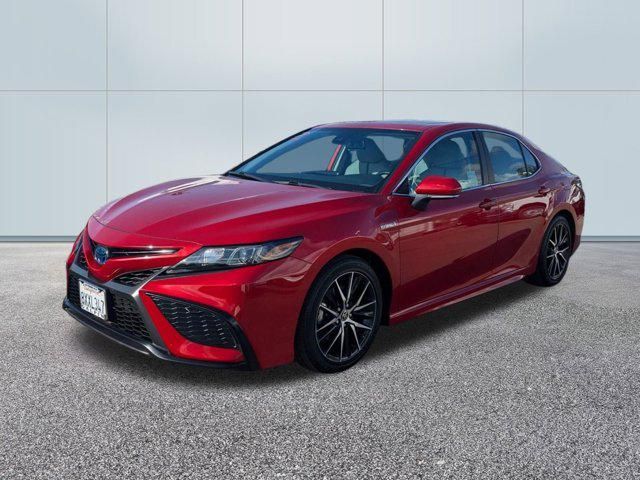 2021 Toyota Camry Hybrid SE