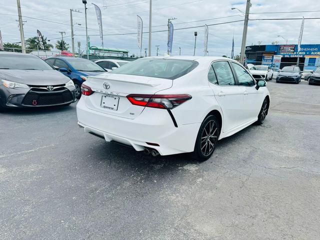 2021 Toyota Camry SE