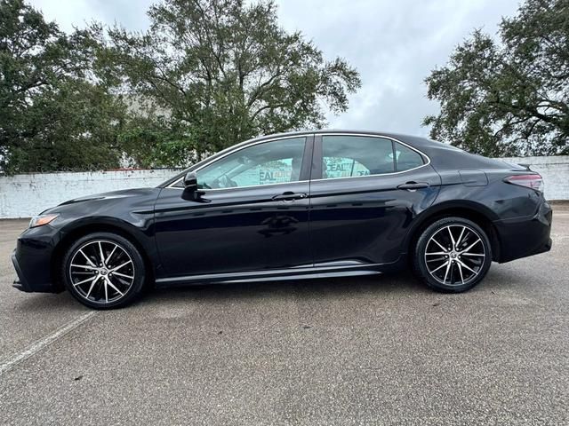 2021 Toyota Camry SE