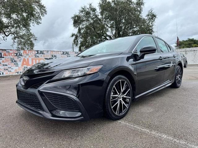 2021 Toyota Camry SE