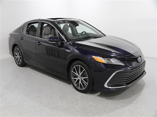 2021 Toyota Camry Hybrid XLE