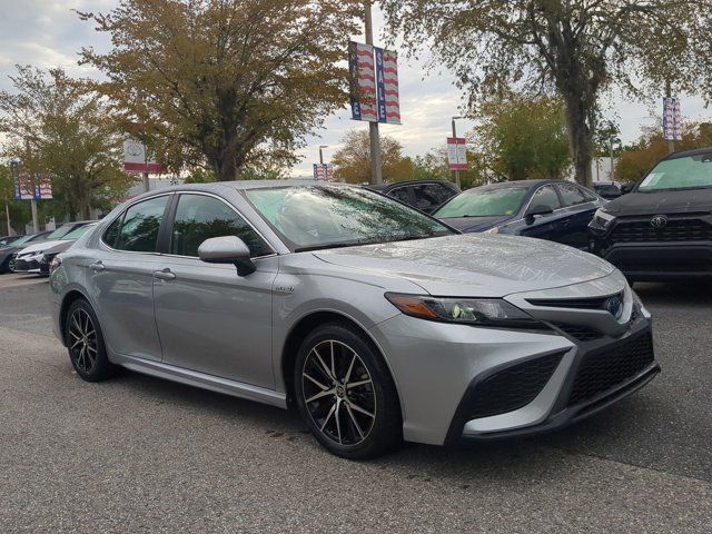 2021 Toyota Camry Hybrid SE