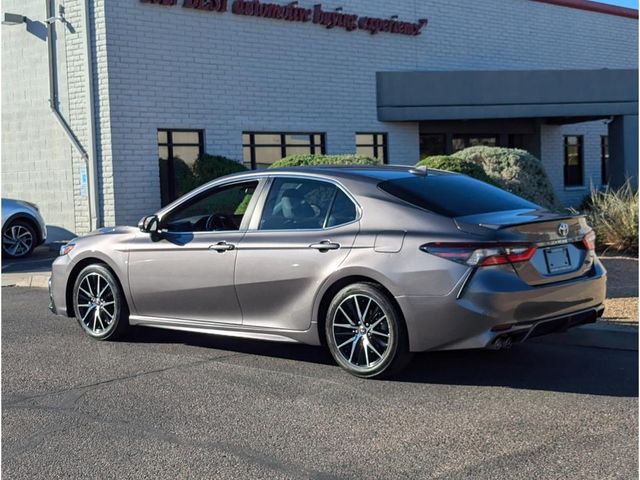 2021 Toyota Camry Hybrid SE