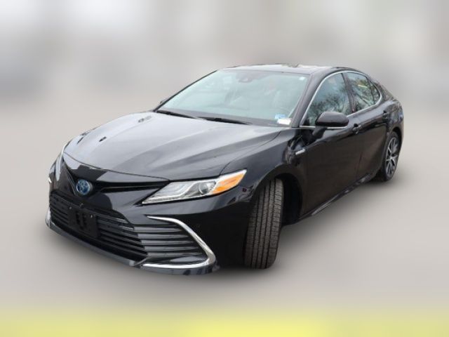 2021 Toyota Camry Hybrid XLE
