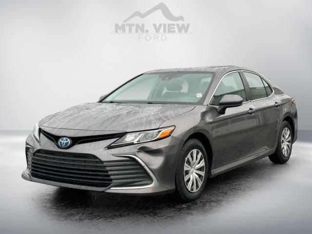 2021 Toyota Camry Hybrid LE