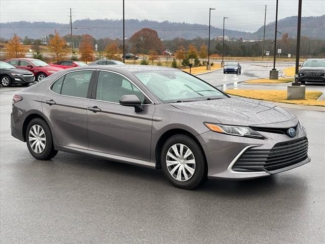 2021 Toyota Camry Hybrid LE