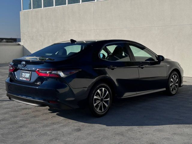 2021 Toyota Camry Hybrid LE