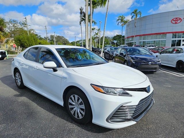 2021 Toyota Camry Hybrid LE