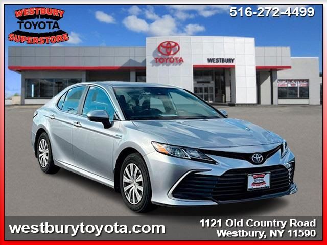 2021 Toyota Camry Hybrid LE