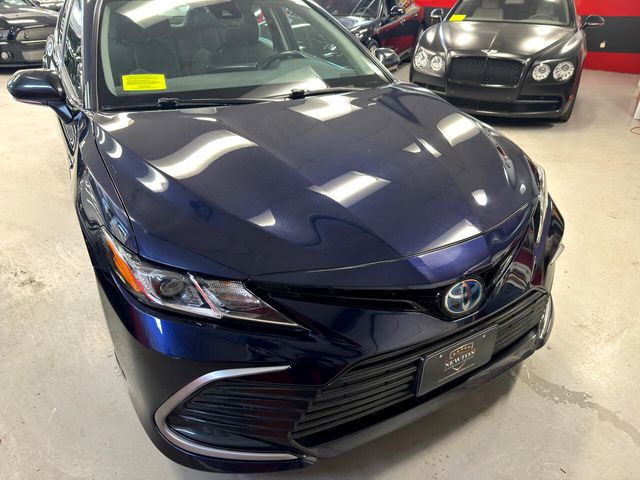 2021 Toyota Camry Hybrid LE