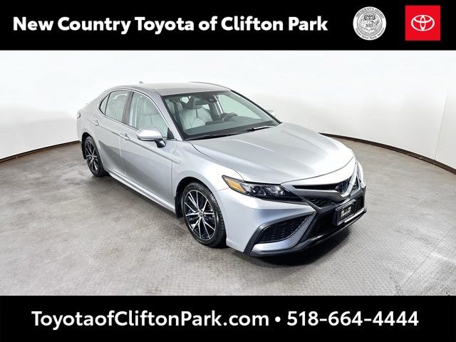 2021 Toyota Camry Hybrid SE