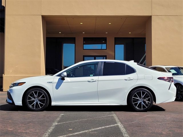 2021 Toyota Camry Hybrid SE