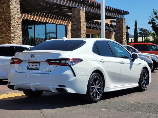 2021 Toyota Camry Hybrid SE