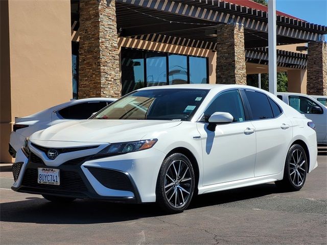 2021 Toyota Camry Hybrid SE