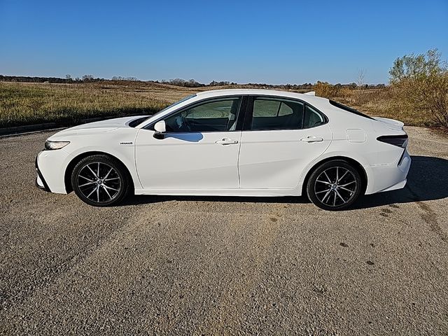 2021 Toyota Camry Hybrid SE