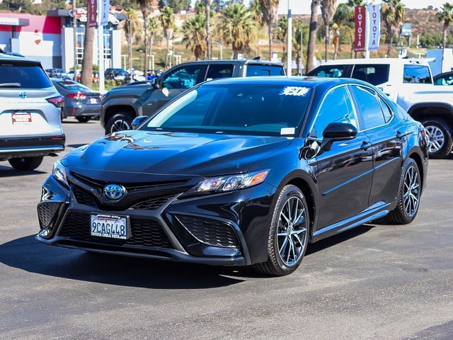 2021 Toyota Camry Hybrid SE