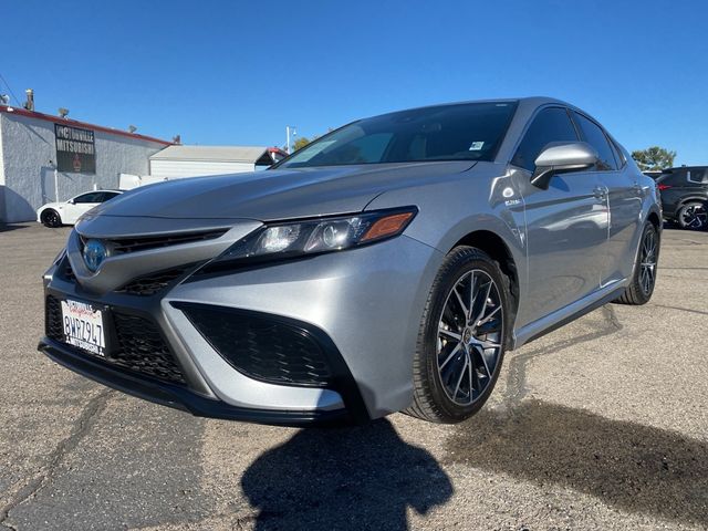 2021 Toyota Camry Hybrid SE