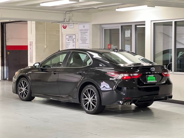 2021 Toyota Camry Hybrid SE