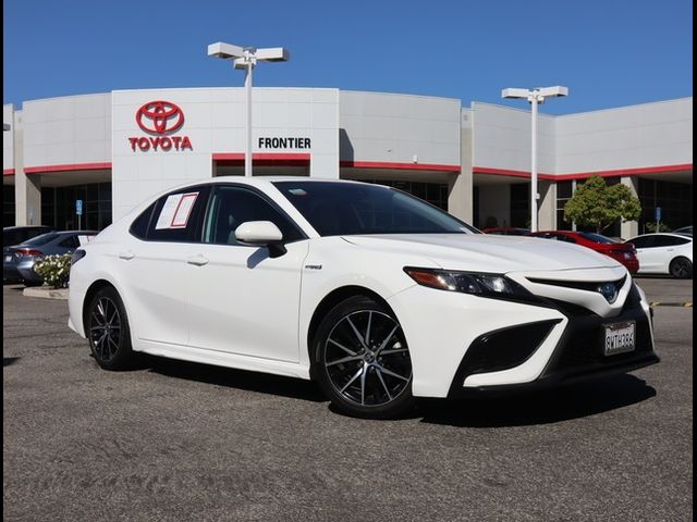 2021 Toyota Camry Hybrid SE