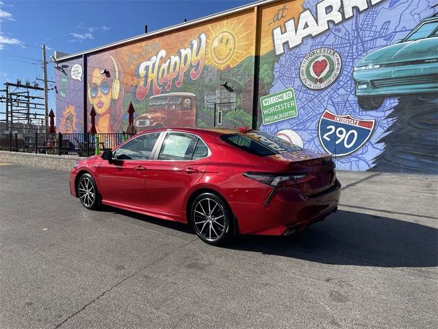 2021 Toyota Camry Hybrid SE