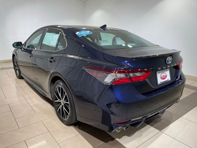 2021 Toyota Camry Hybrid SE