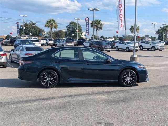 2021 Toyota Camry Hybrid SE