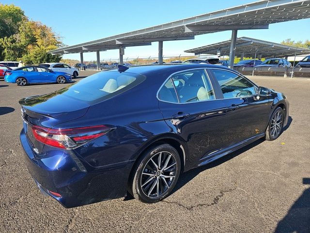 2021 Toyota Camry Hybrid SE