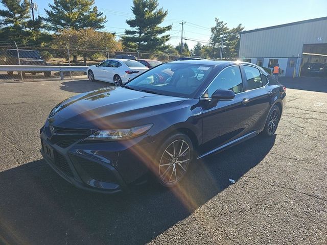 2021 Toyota Camry Hybrid SE