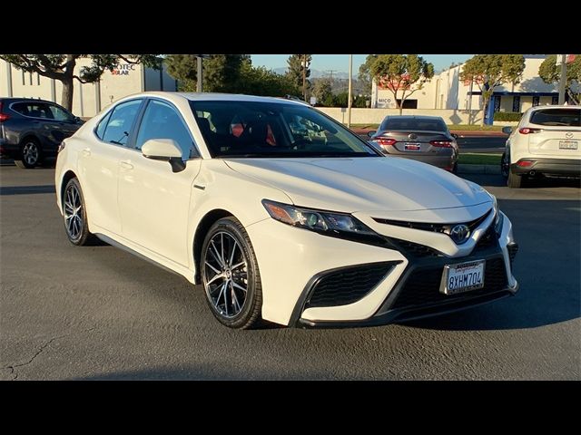 2021 Toyota Camry Hybrid SE