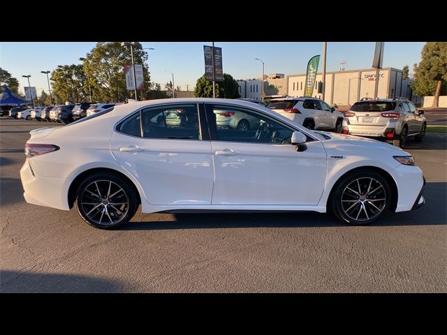 2021 Toyota Camry Hybrid SE