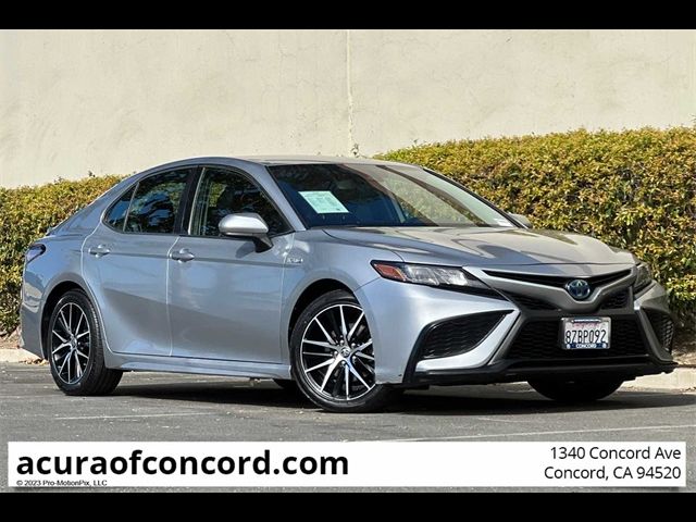 2021 Toyota Camry Hybrid SE