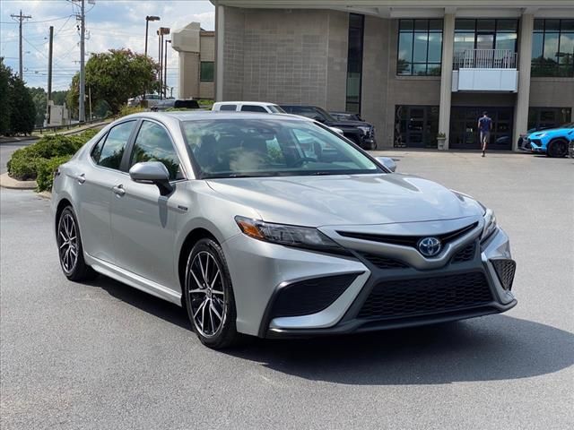 2021 Toyota Camry Hybrid SE