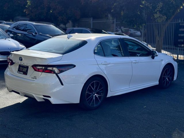 2021 Toyota Camry Hybrid SE