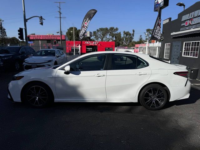 2021 Toyota Camry Hybrid SE