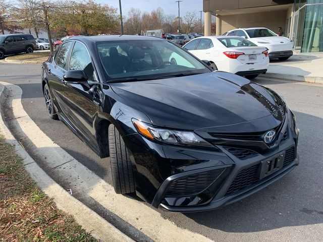 2021 Toyota Camry Hybrid SE