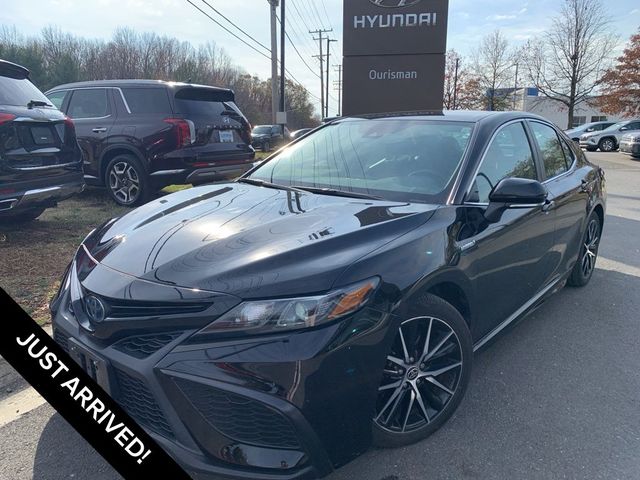 2021 Toyota Camry Hybrid SE