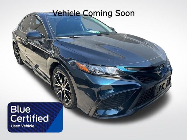 2021 Toyota Camry Hybrid SE