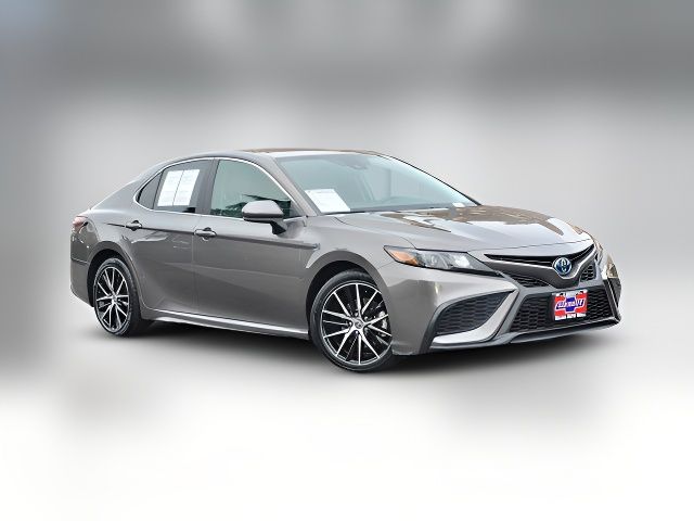 2021 Toyota Camry Hybrid SE