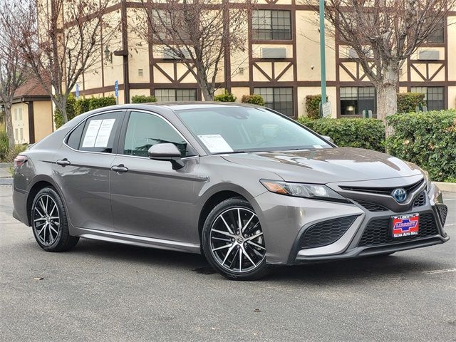 2021 Toyota Camry Hybrid SE