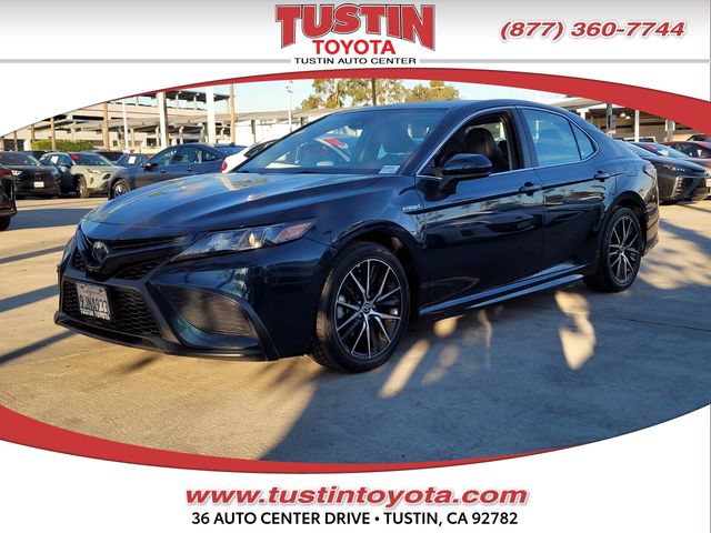 2021 Toyota Camry Hybrid SE