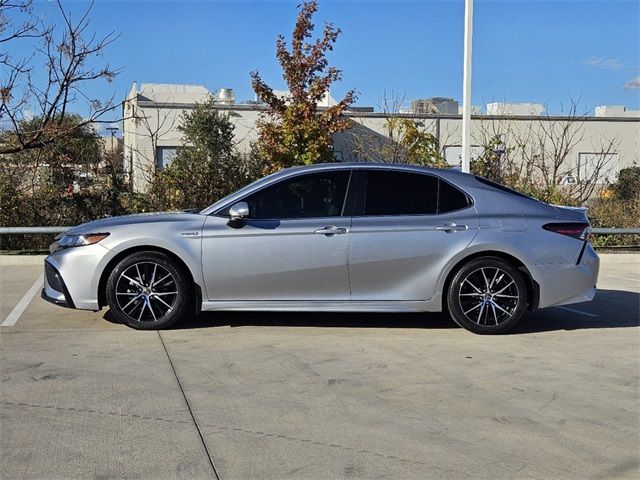 2021 Toyota Camry Hybrid SE