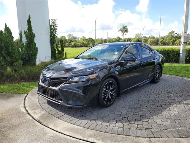 2021 Toyota Camry Hybrid SE