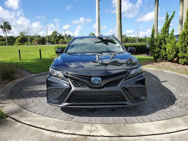 2021 Toyota Camry Hybrid SE